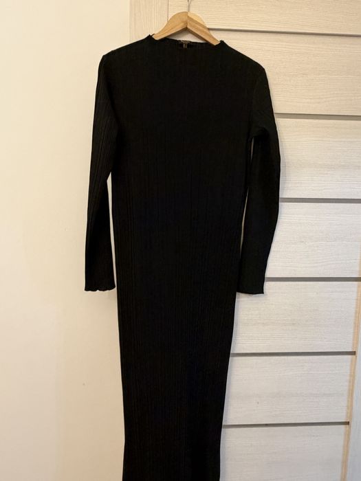 Продам платье Massimo Dutti