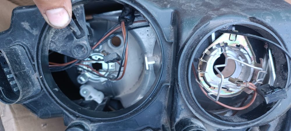 Продам левую фару приора