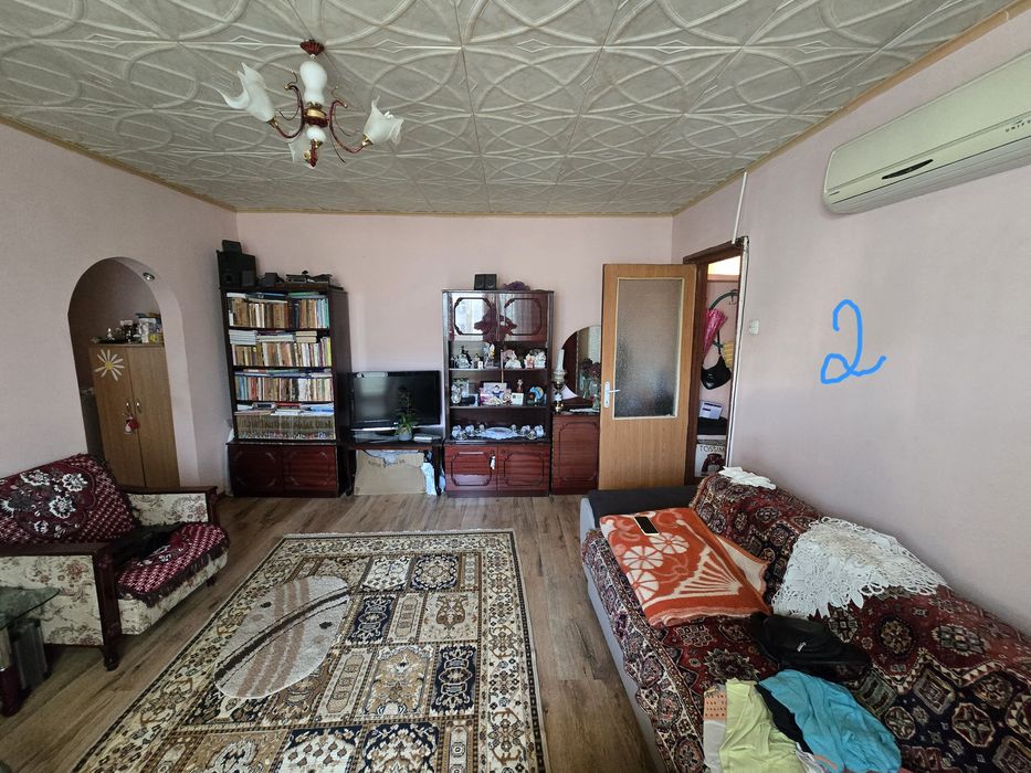 Doua apartamente de vanzare