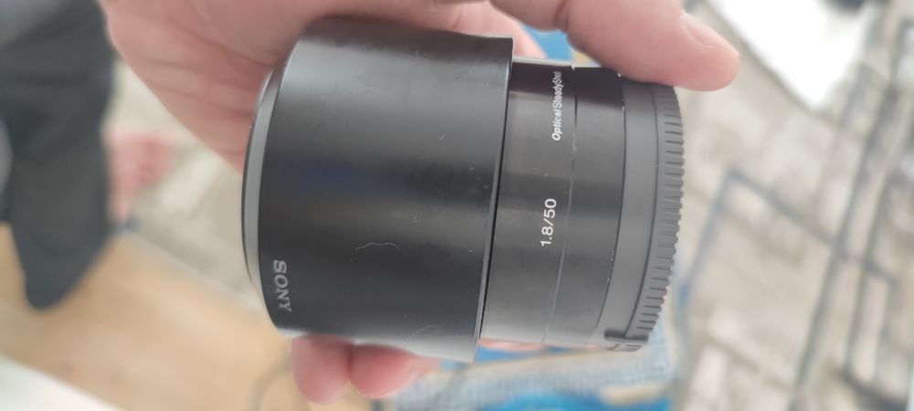 Sony E 50mm f/1.8 OSS