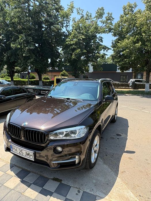 Vamd BMW X 5 foarte bine intretinut