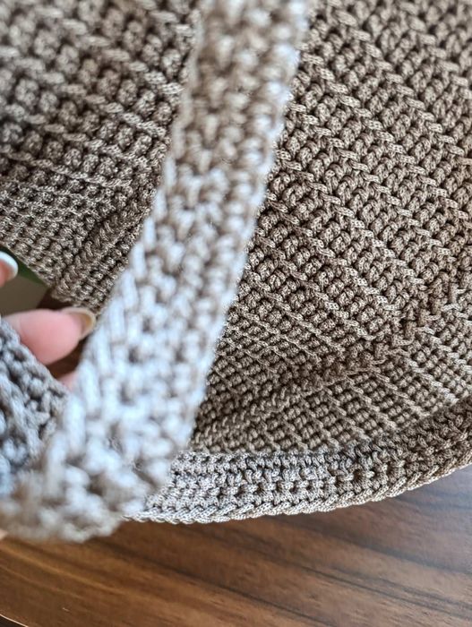 Ръчно плетена чанта, изчистена