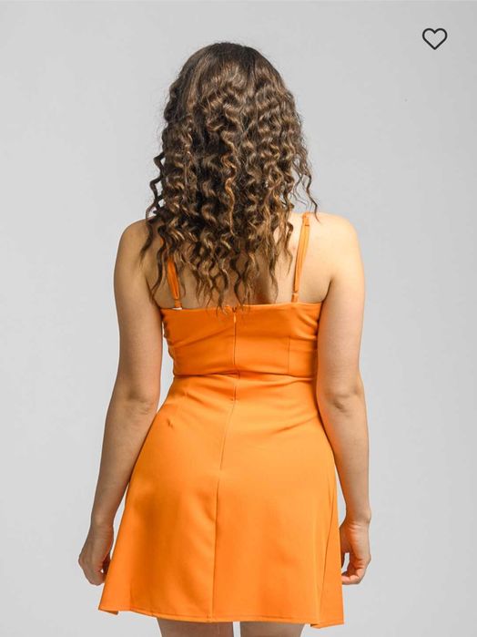 Лятна рокля в оранжево