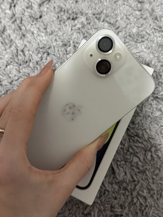 iPhone 14 в идеальном состоянии
