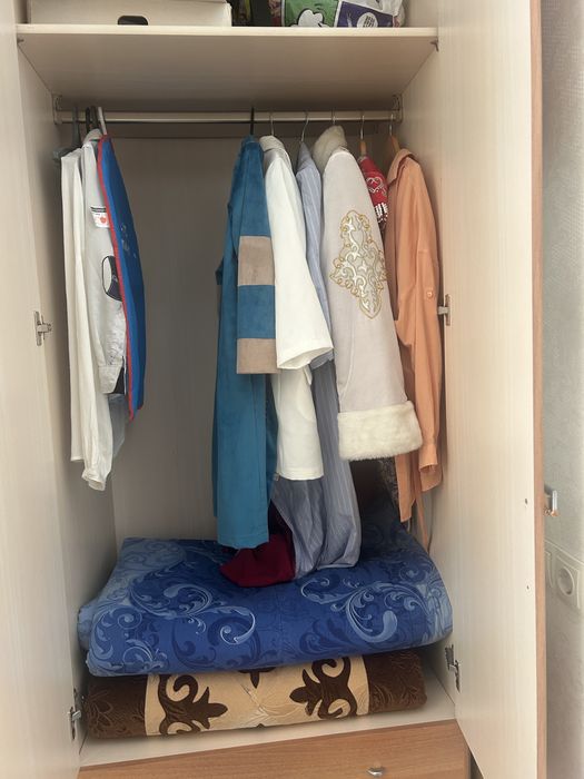 Продаются шкафы и комод