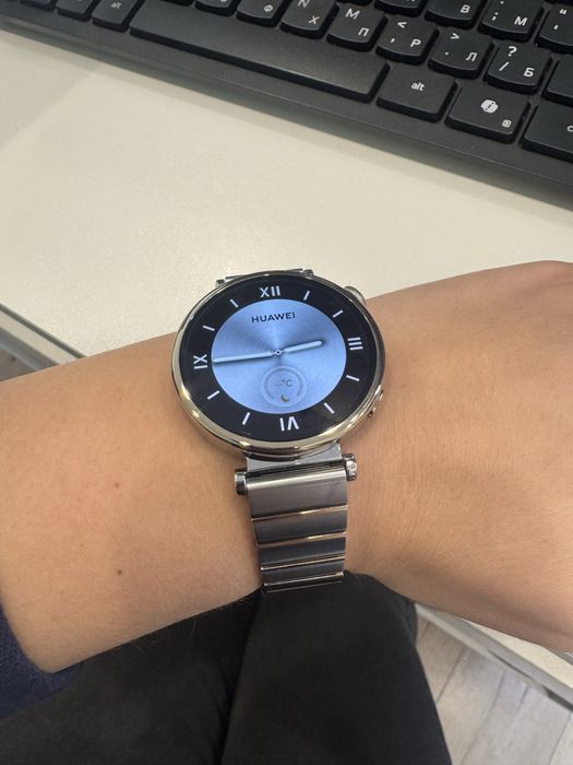 Смарт часовник GT4