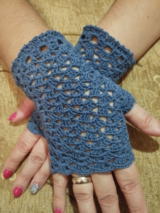 Дамски ръкавици без пръсти