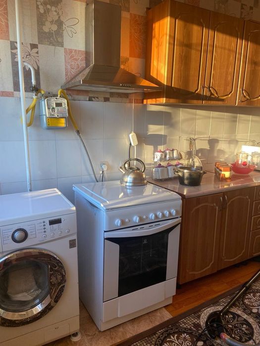 Юнусабад-4 УНИВЕРСАМ  сдаётся  3 комнатная квартира!