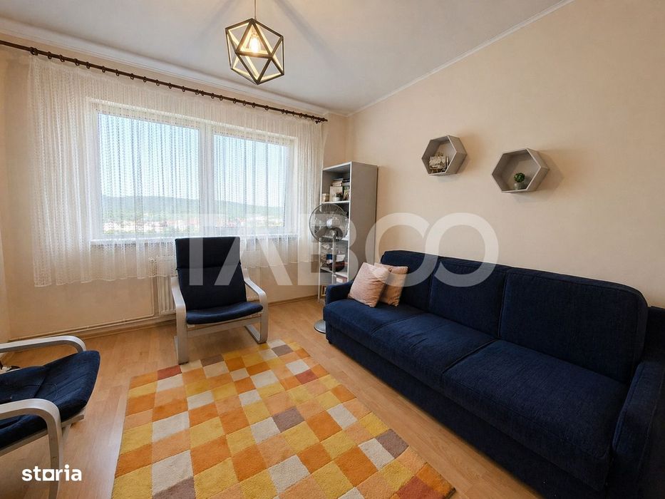 Apartament decomandat de vanzare 3 camere pivnita Vasile Aaron