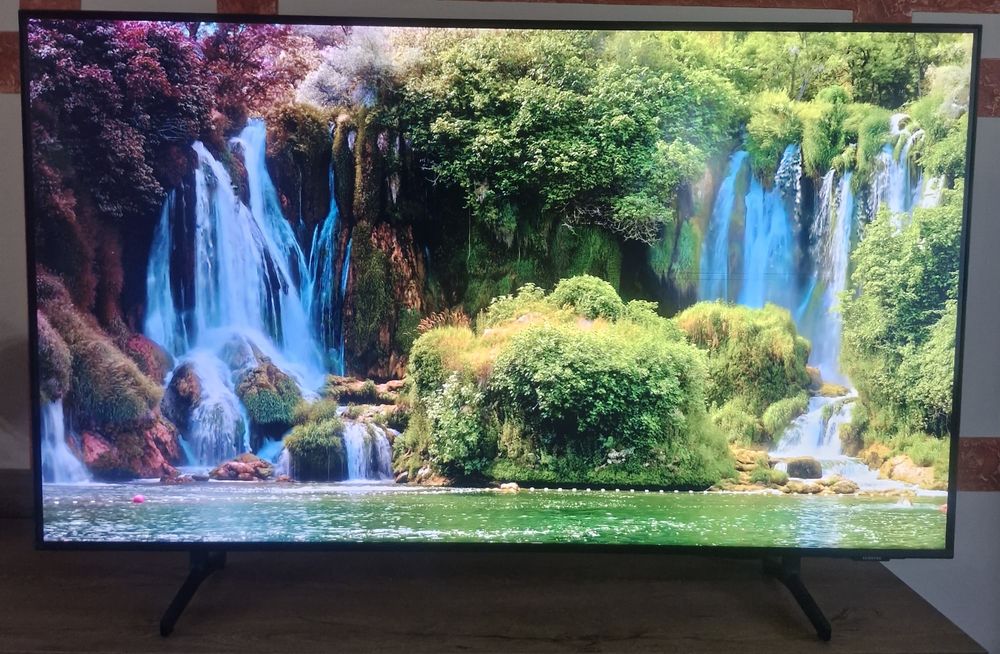 Vand tv Samsung smart 125cm crystal UHD cu defect