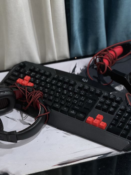 Клавиатура 2 наушник