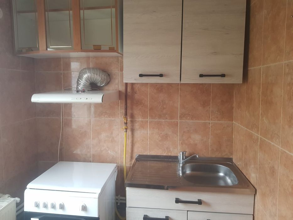 Inchiriez Garsoniera Etaj 2