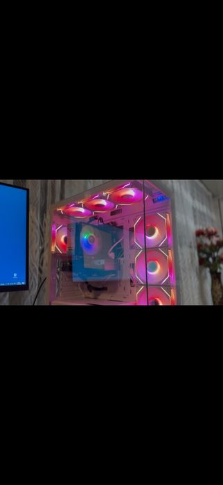 I5 -13400.  Rtx-3060  12gb.     Ozu lexar 8x2 16gb 3200.     Aquarium