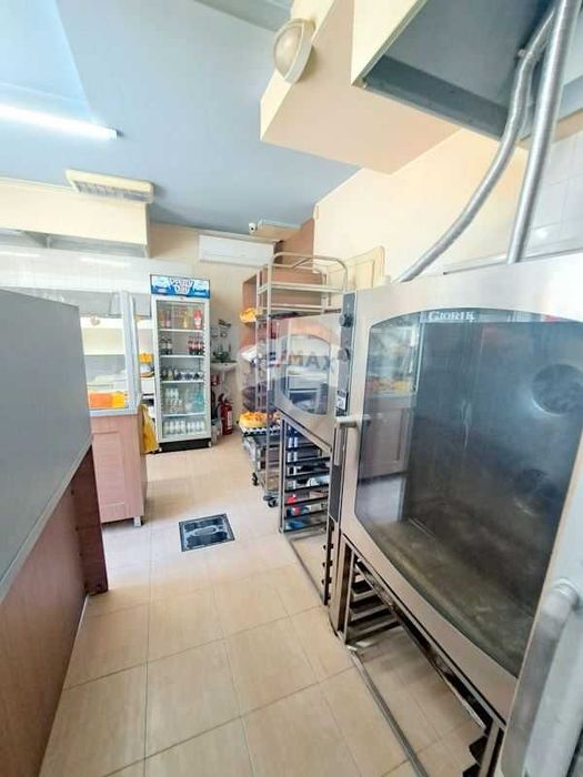 Продава се Магазин в Варна, Цветен квартал - 71 кв.м за 2324 €/кв.м - Снимка #2
