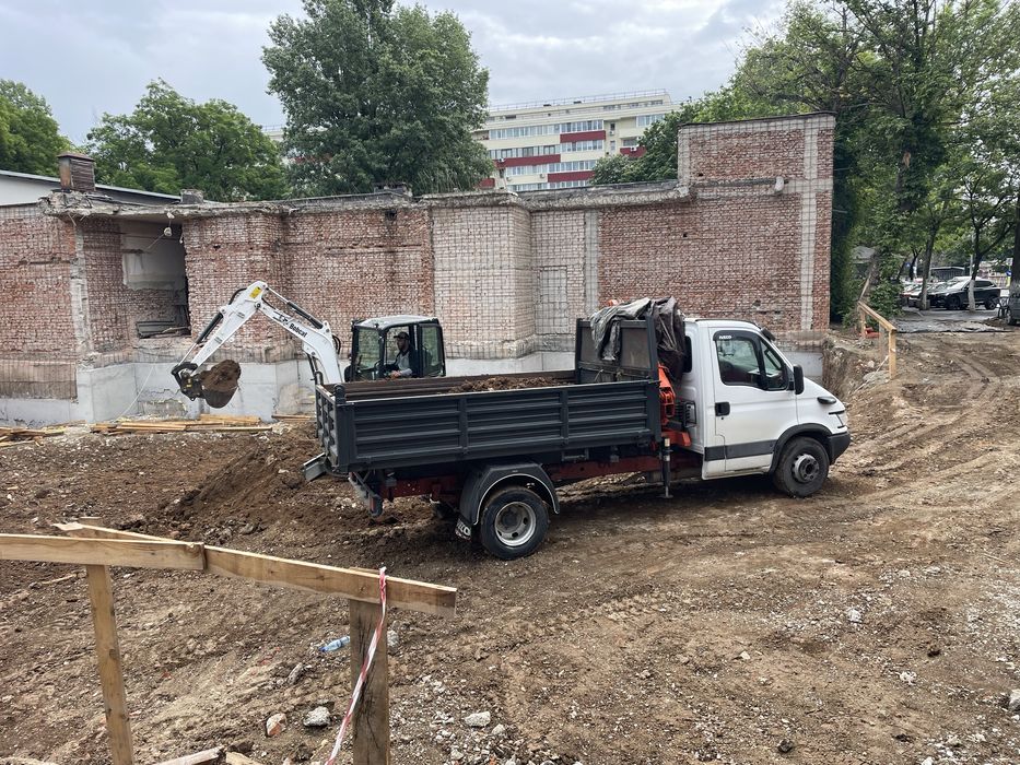 Inchiriez MiniExcavator Bobcat