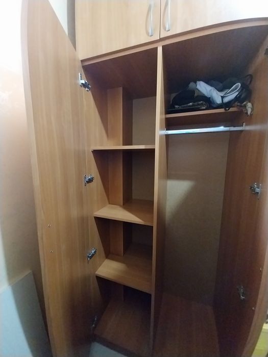 Продается шкаф для одежды
