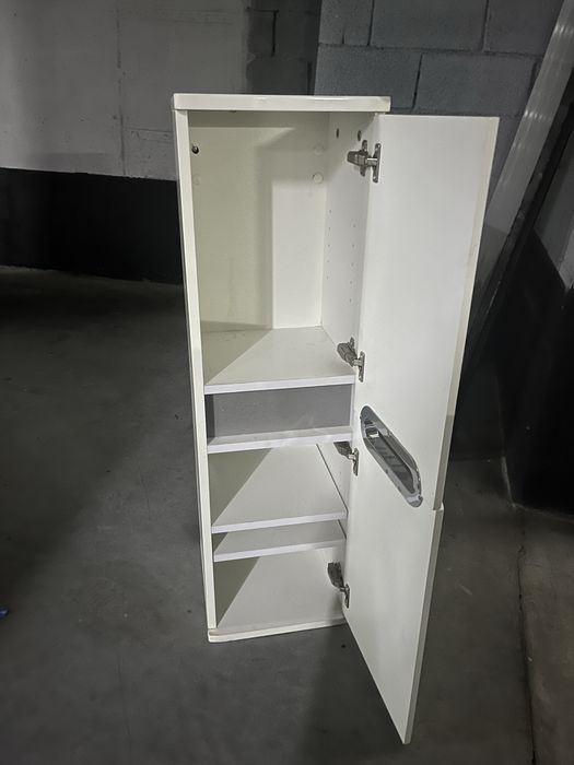 Шкаф навесной для ванной