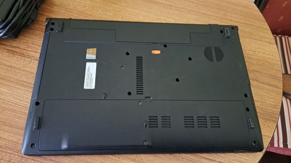 Vînd laptop Acer în stare bună de funcționare