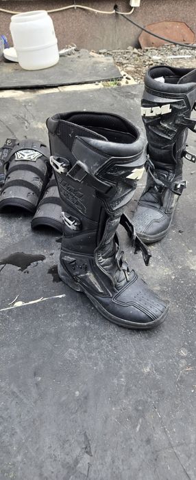 Cizme cross 40 si genunchiere