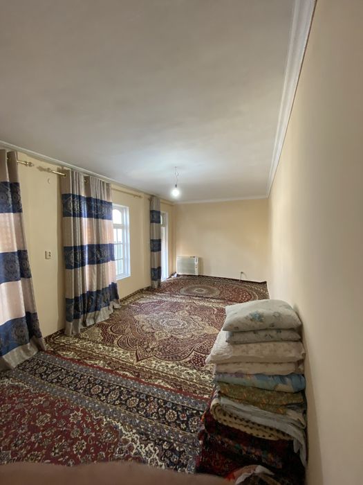 Регистонда катта уй сотилади!