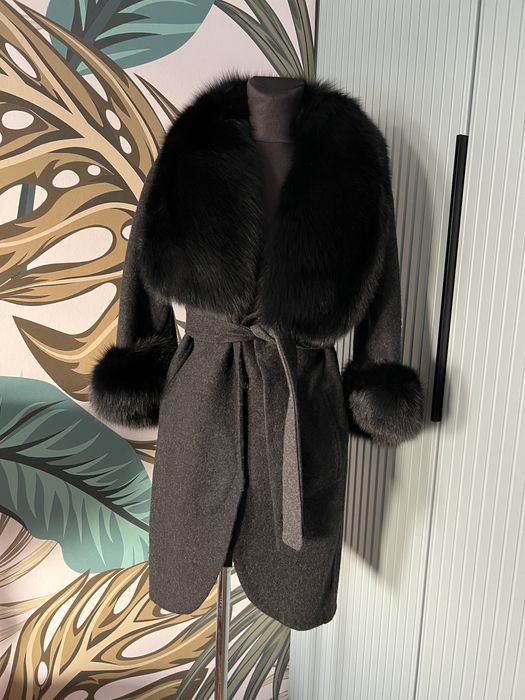 Palton Alpaca cu guler si maneci din blana de vulpe  , marimea S