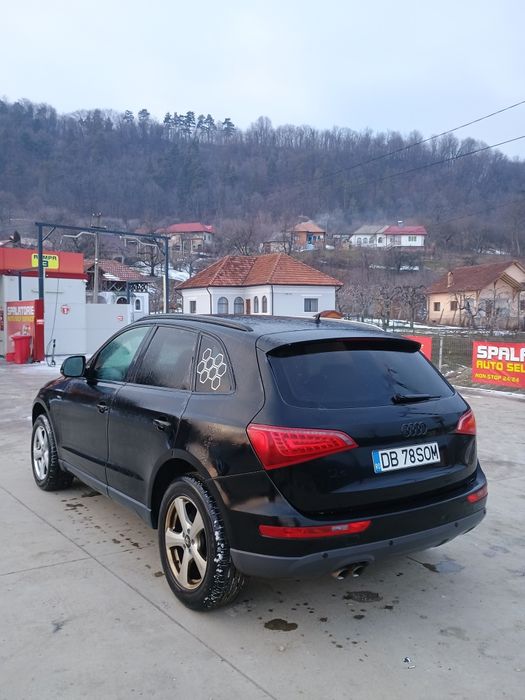 Vând Audi Q5 2010