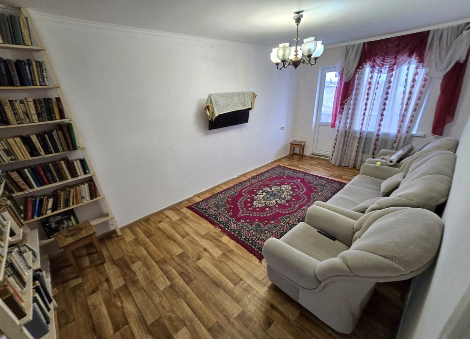 Продаётся 2-комнатная квартира в центре города