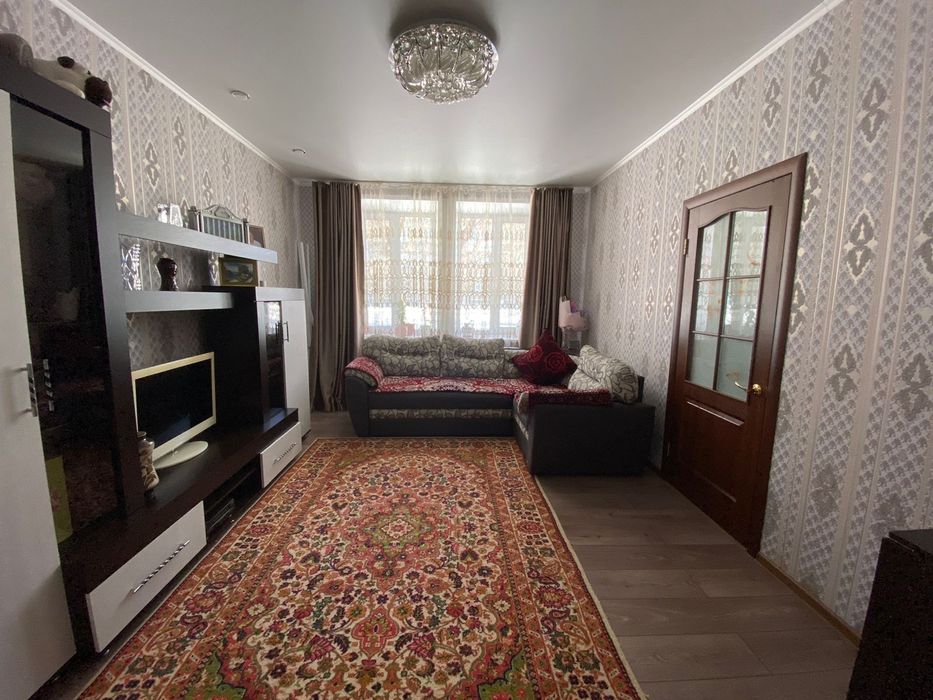 Продам квартиру  4х комнатную