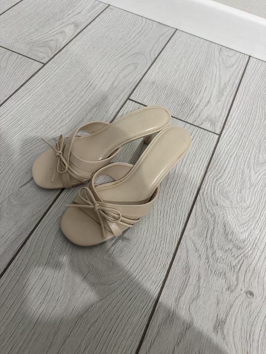 Шлепки stradivarius 37 размер