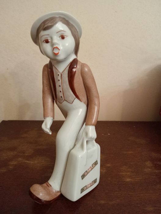 Diferite figurine din porțelan fin