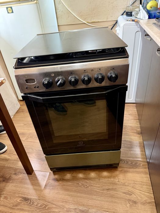 Готварска печка Индезит