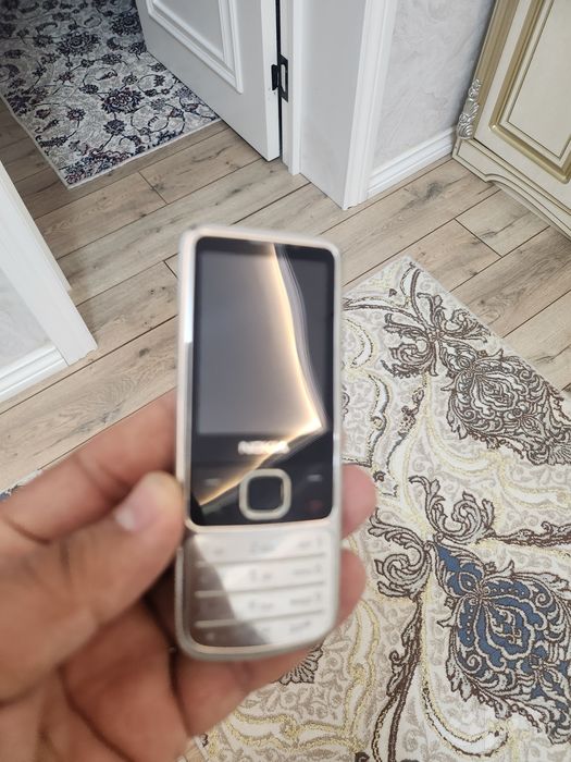 Nokia 6700 silver