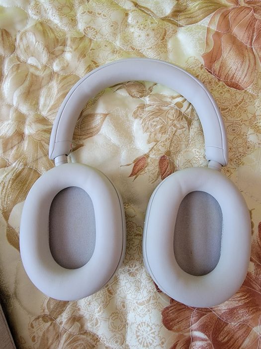Слушалки Sony WH-1000XM5 Сребристи
