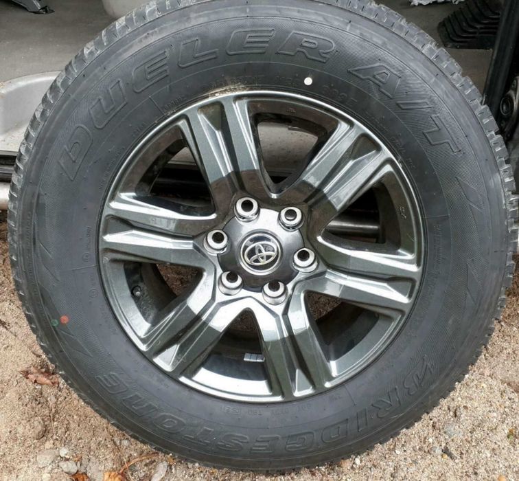 Jante 17 Toyota Hilux Land Cruiser Bridgestone A/T Dueler 265 65 R17