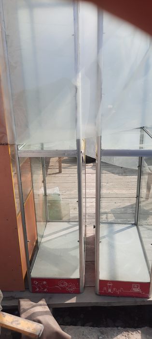 Витринный стеклянные