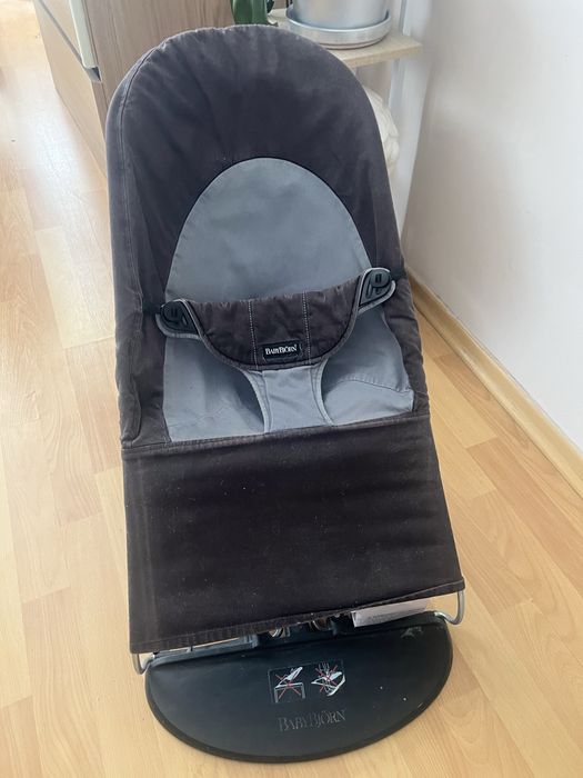 Бебешки шезлонг BabyBjorn с играчка