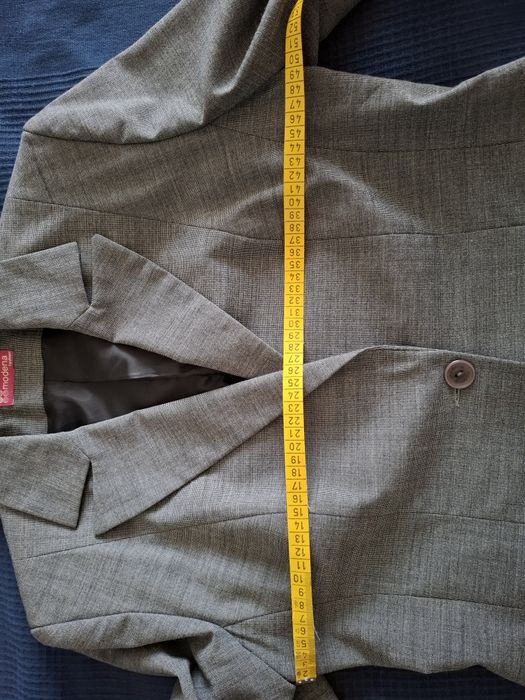 Дамски костюм сако и панталон от вълна и кашмир тъмносив EU42