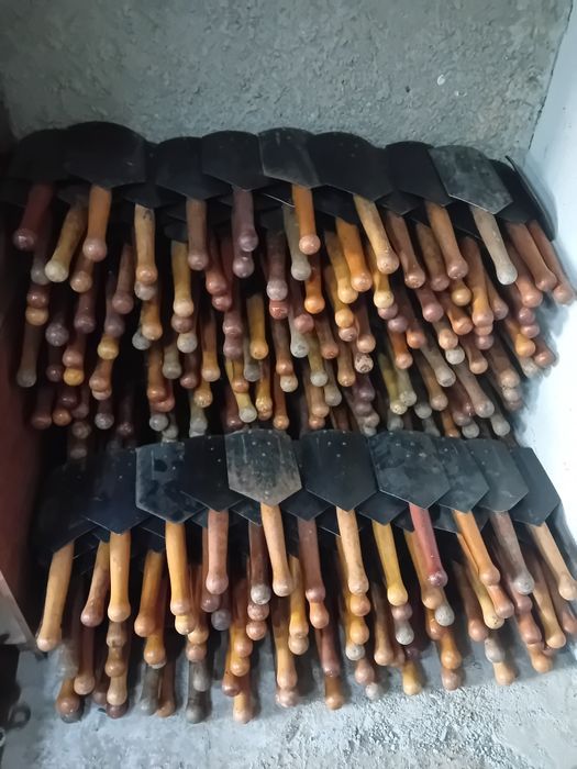 Lopetele pliabile militare nefolosite din perioada RSR