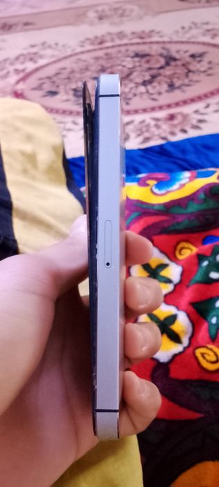 Айфон 5с с чехлом продам