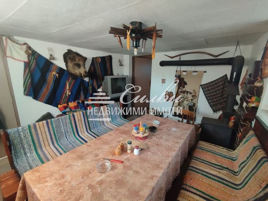 Самостоятелна ТУХЛЕНА къща на ПЛОЧА - с.Хан Крум