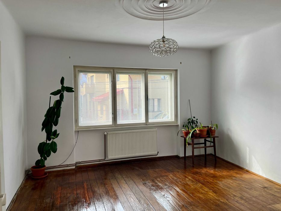 Spatiu multifunctional de inchiriat zona Spital Unitate Militara