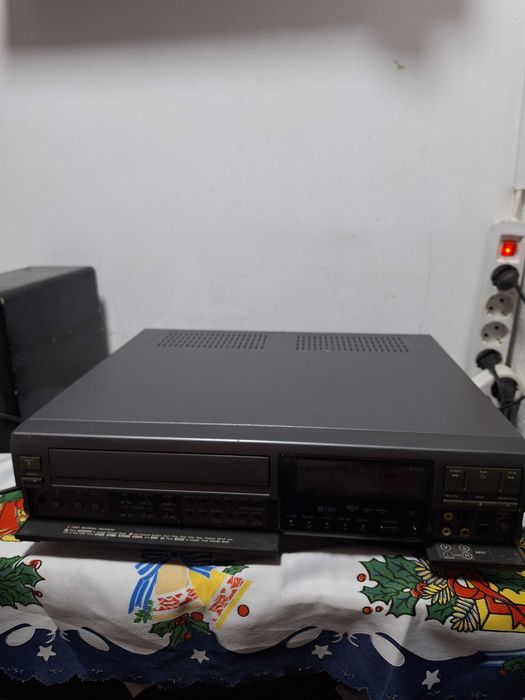 S VHS Video JVC HR-S4700 EG Made japan