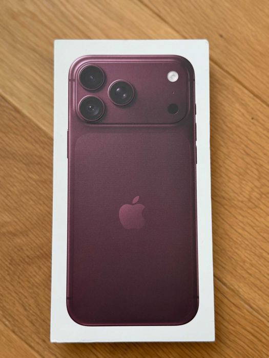 iPhone 18 Pro 256GB Burgundy от USA – НАЛИЧЕН | НЕРАЗПЕЧАТАН