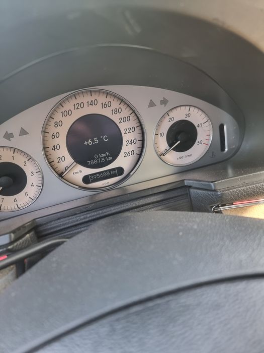 Mercedes E class w211