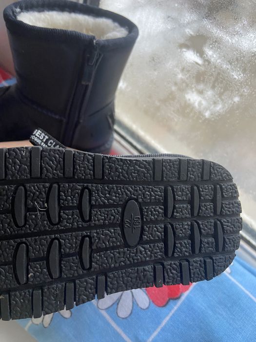 Продается детская обувь