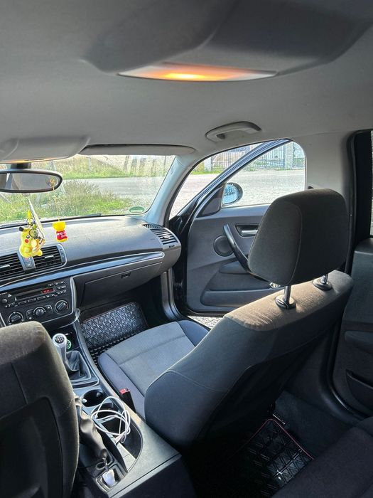 BMW seria 1 an 2006 2.0 benzina