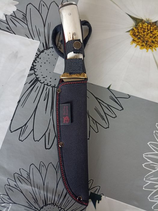 Продавам ловен нож