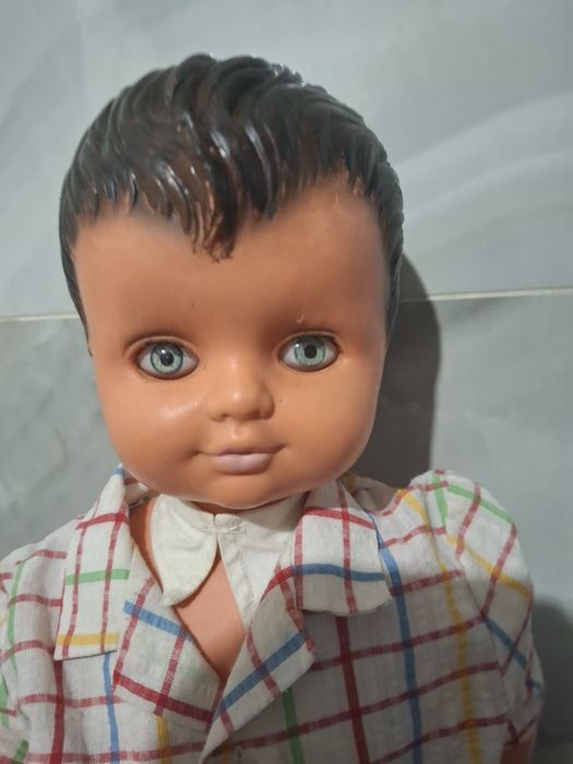 Papusa celuloid veche anii 1940-1950 băietel 52 cm