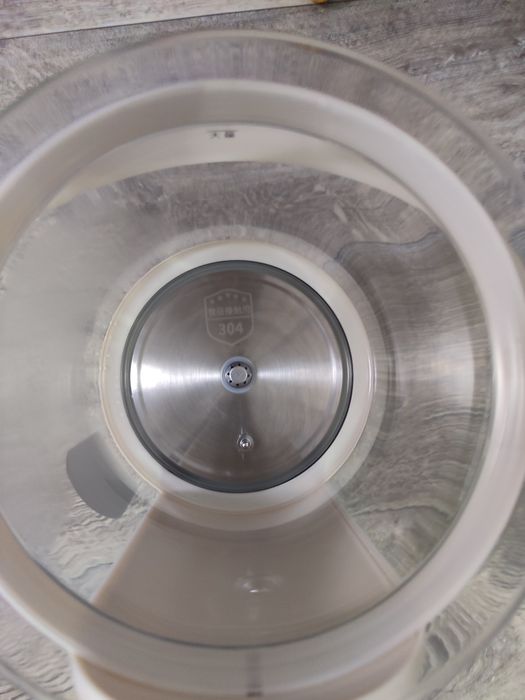 Продам новый чайник.