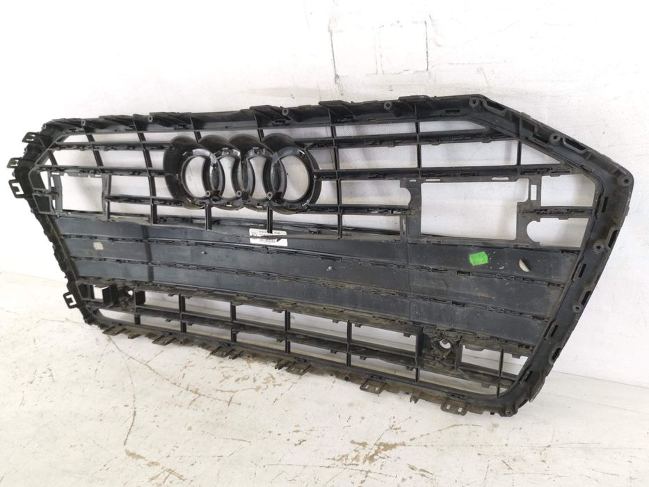 Радиаторна решетка Ауди А6 С8 / Audi A6 C8 [ - ] Оригинална Повредена